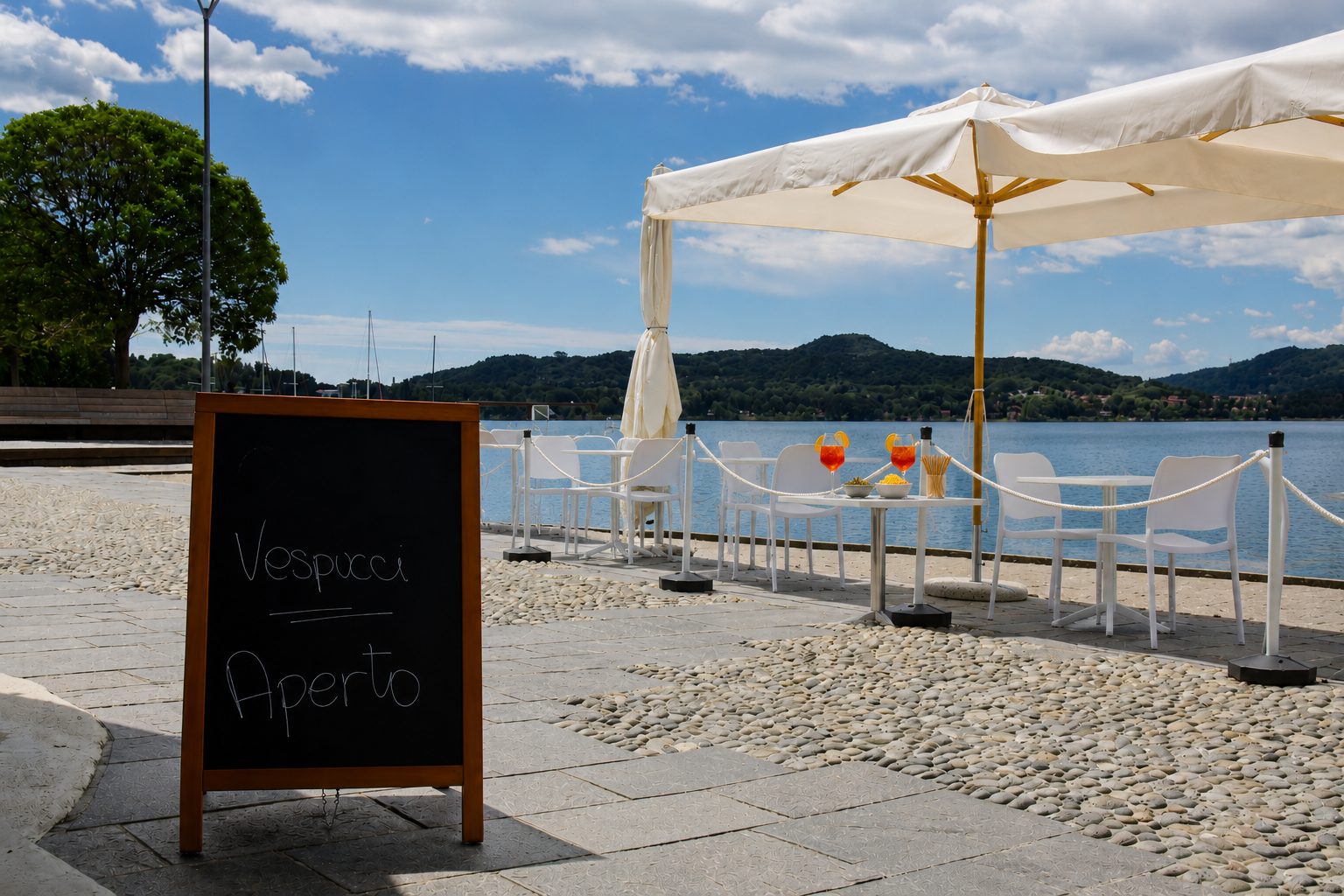 Aperitivo sul lago